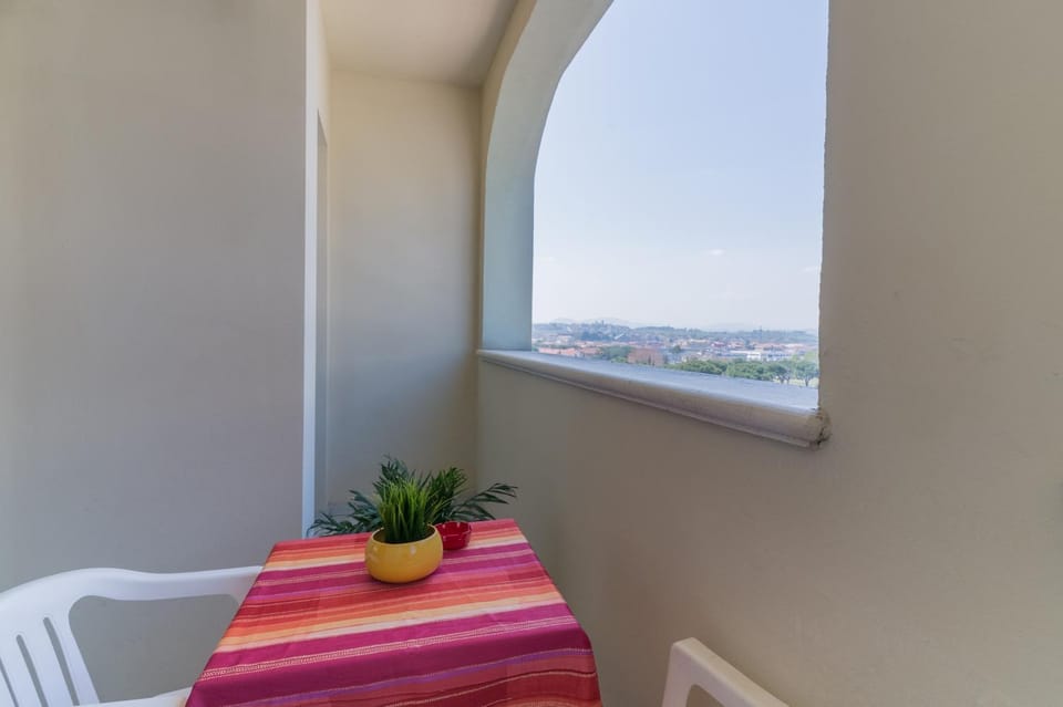 View (from property/room), Balcony/Terrace, Dining area