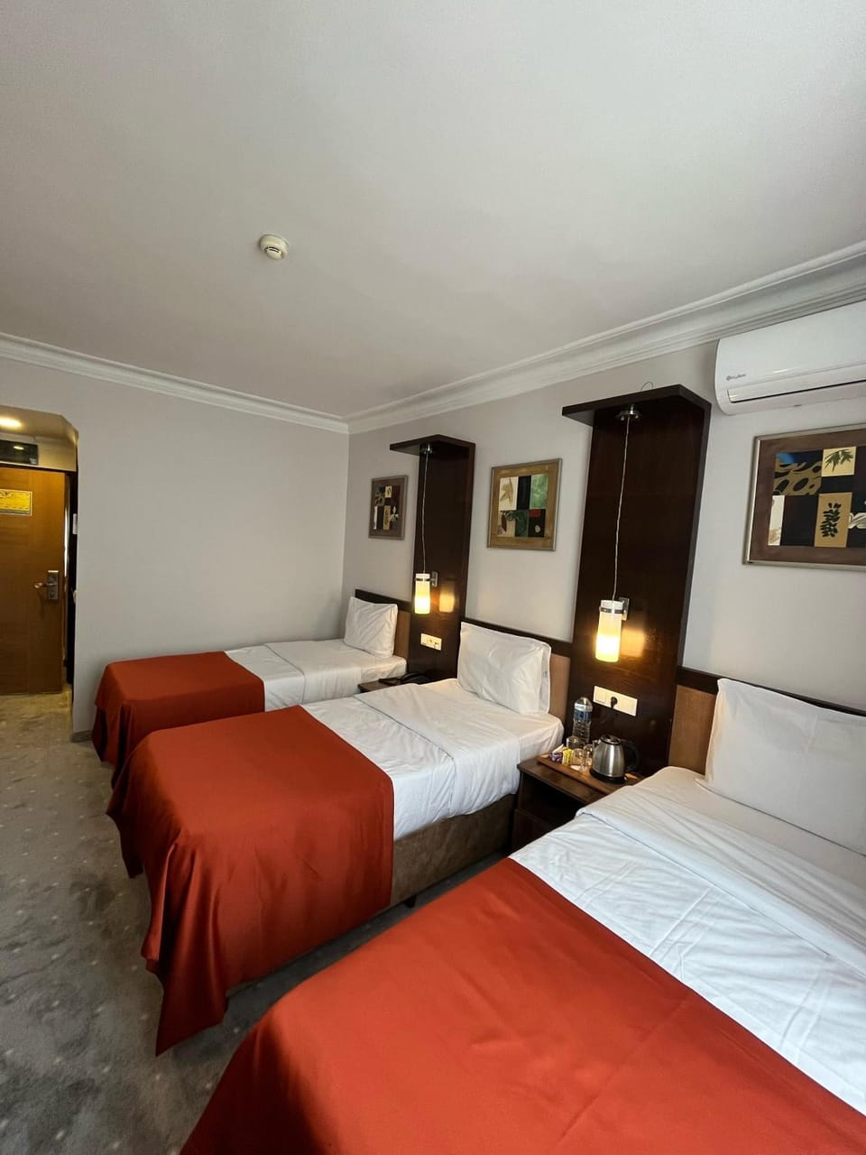 Bed, Photo of the whole room