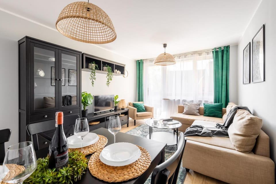 TV and multimedia, Balcony/Terrace, Living room, Seating area, Dining area