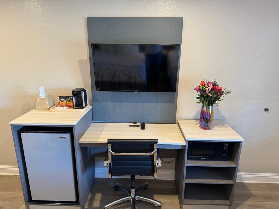 TV and multimedia, hair dresser