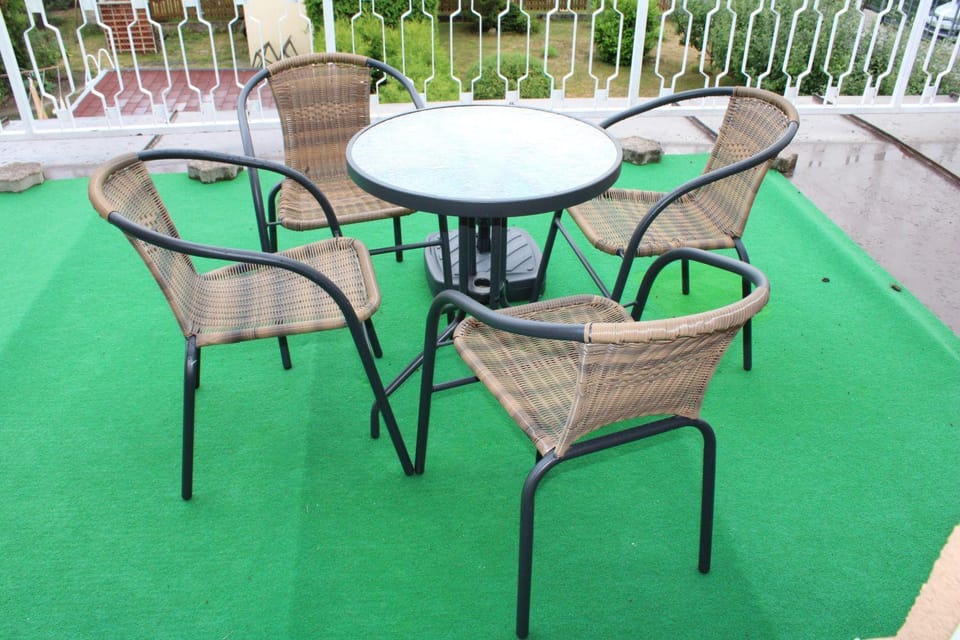 Balcony/Terrace, Garden view