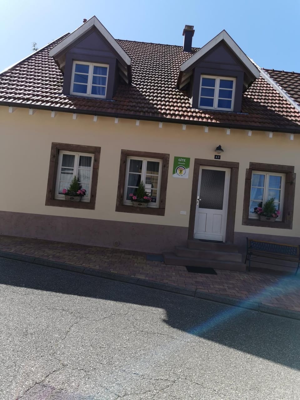 Facade/entrance