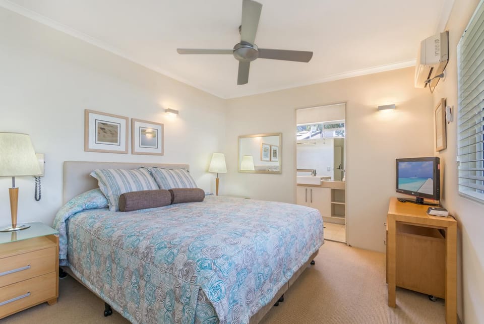 Bathroom, Bedroom