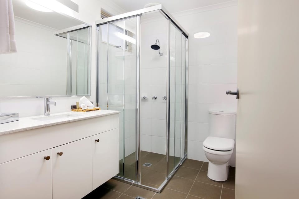 Bathroom, Photo of the whole room, Decorative detail