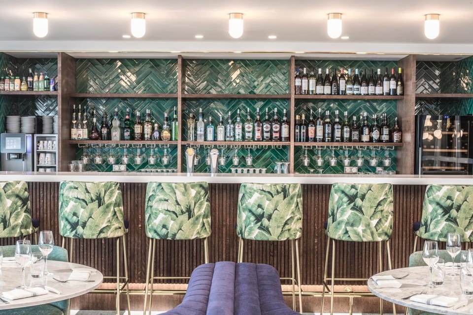 Lounge or bar, Food and drinks, Drinks, Alcoholic drinks, Non alcoholic drinks