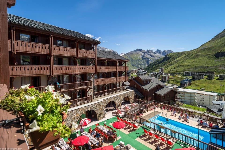 Day, Natural landscape, Mountain view, Swimming pool