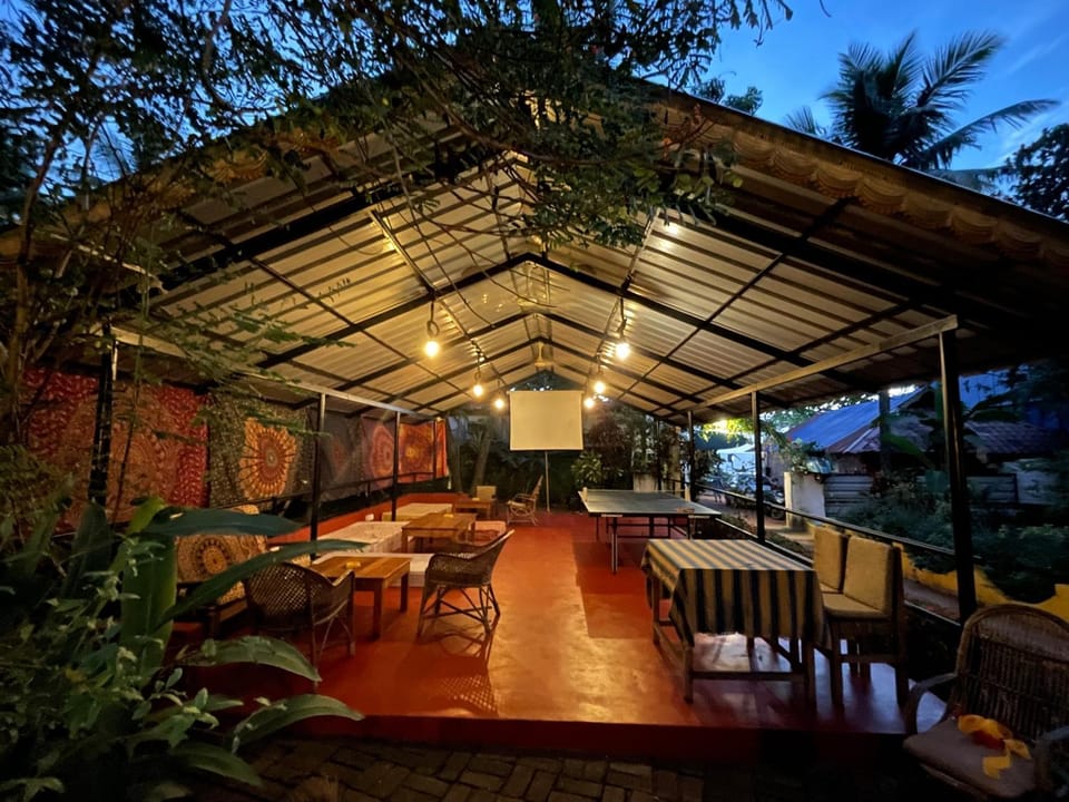 Restaurant/places to eat, Communal lounge/ TV room