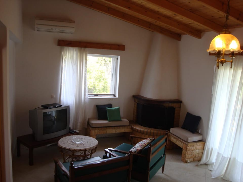 TV and multimedia, Living room, Bedroom