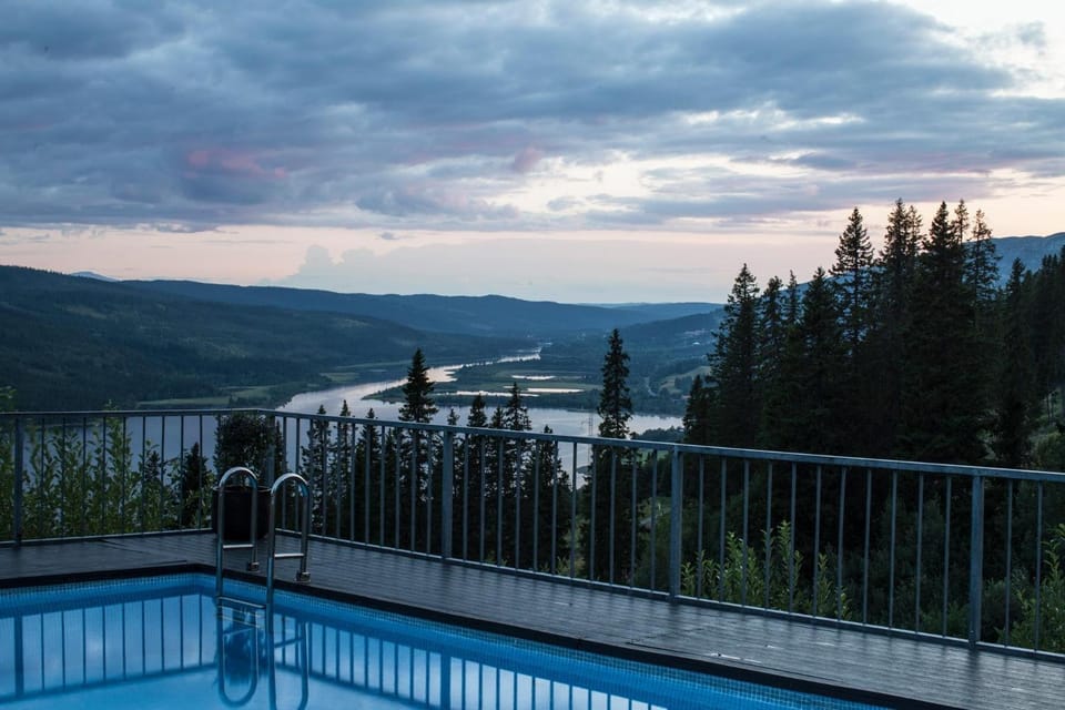 Lake view, Mountain view, Swimming pool