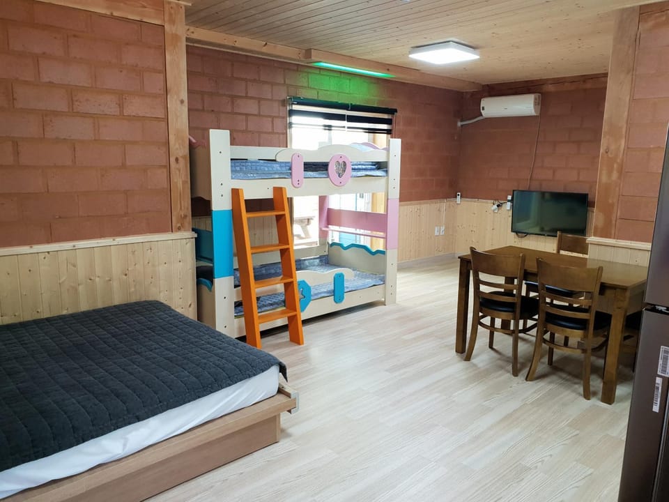 bunk bed