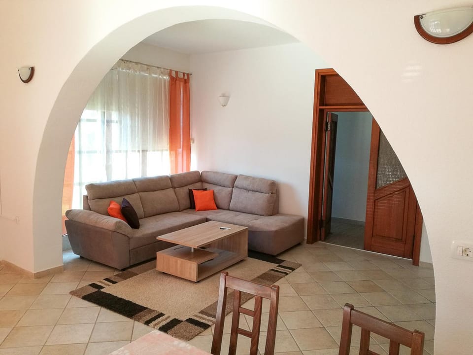 Bed, Living room
