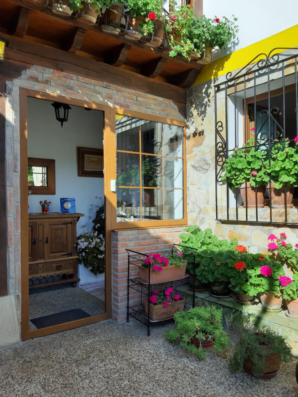 Patio, Facade/entrance