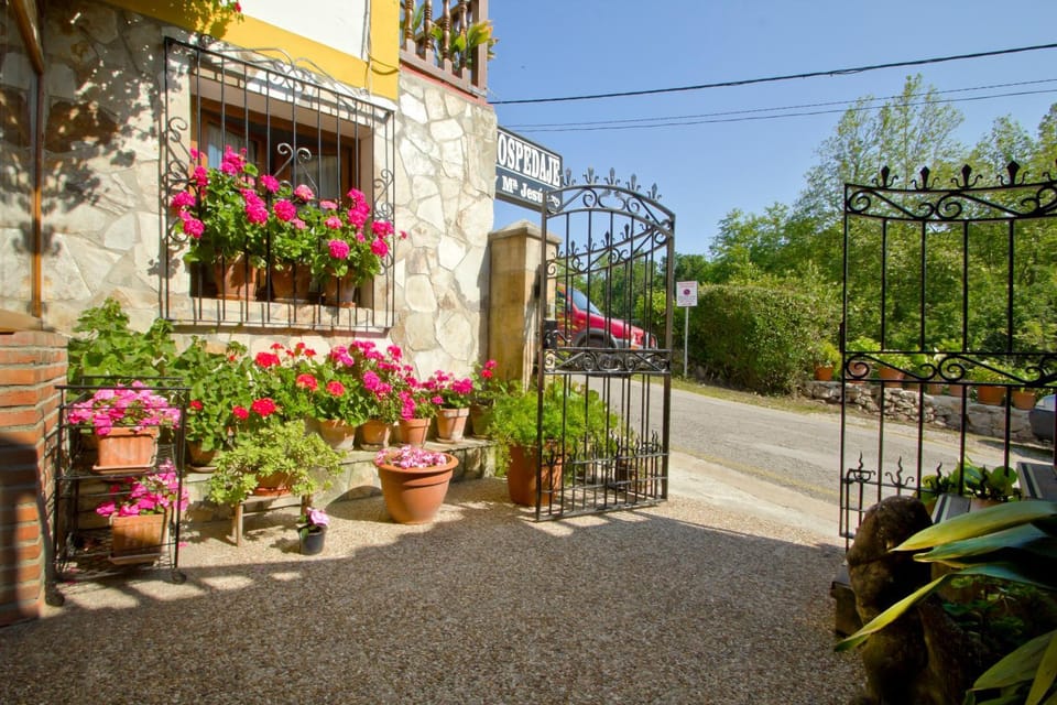 Hospedaje Maria Jesus Bed and Breakfast in Santillana del Mar
