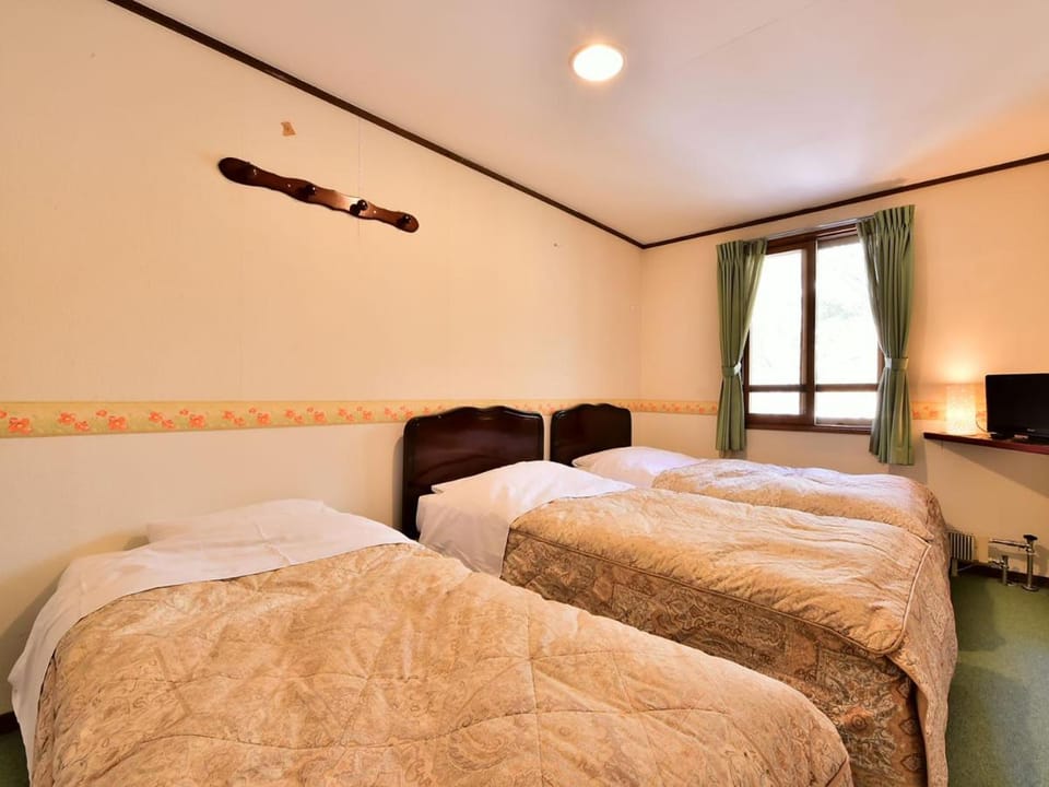 Kurumayama Kogen Guesthouse Urara Bed and Breakfast in Nagano Prefecture