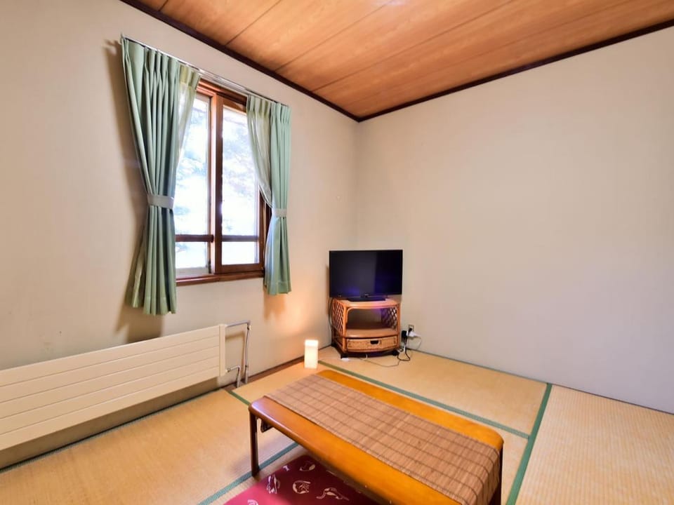 Kurumayama Kogen Guesthouse Urara Bed and Breakfast in Nagano Prefecture