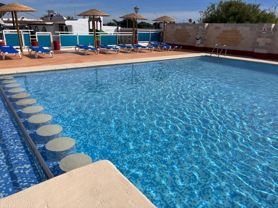 Camping La Aventura Playa Campground/ 
RV Resort in Daimús