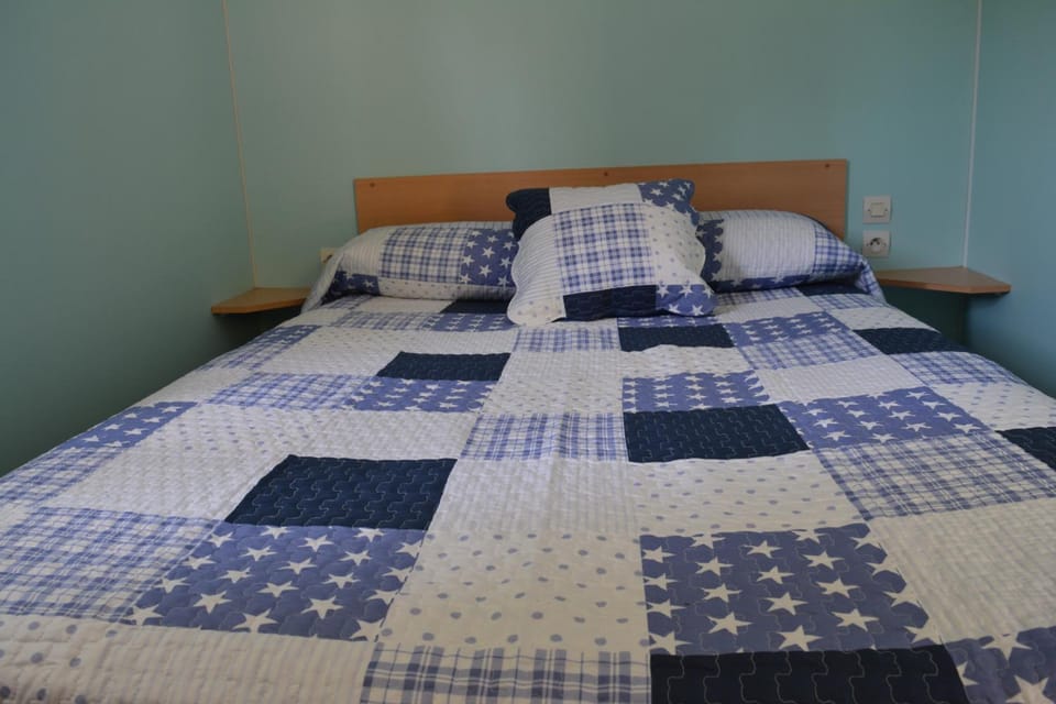 Camping La Aventura Playa Campground/ 
RV Resort in Daimús