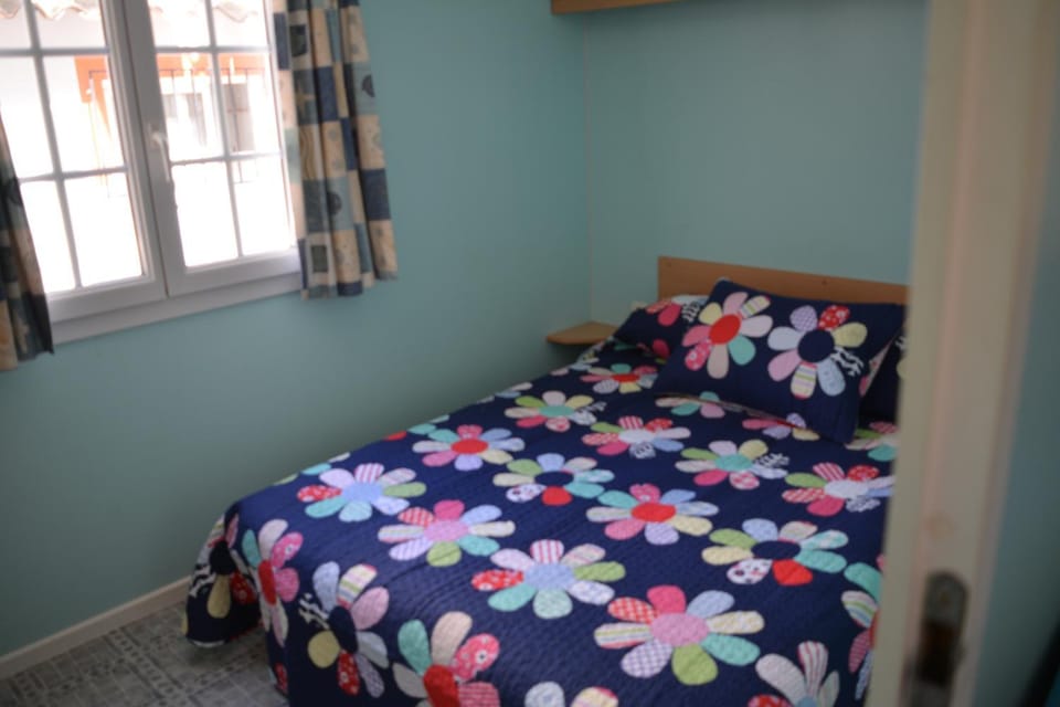 Camping La Aventura Playa Campground/ 
RV Resort in Daimús