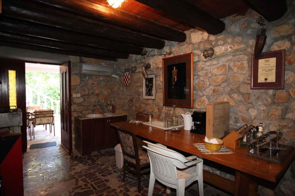 Lounge or bar, Dining area