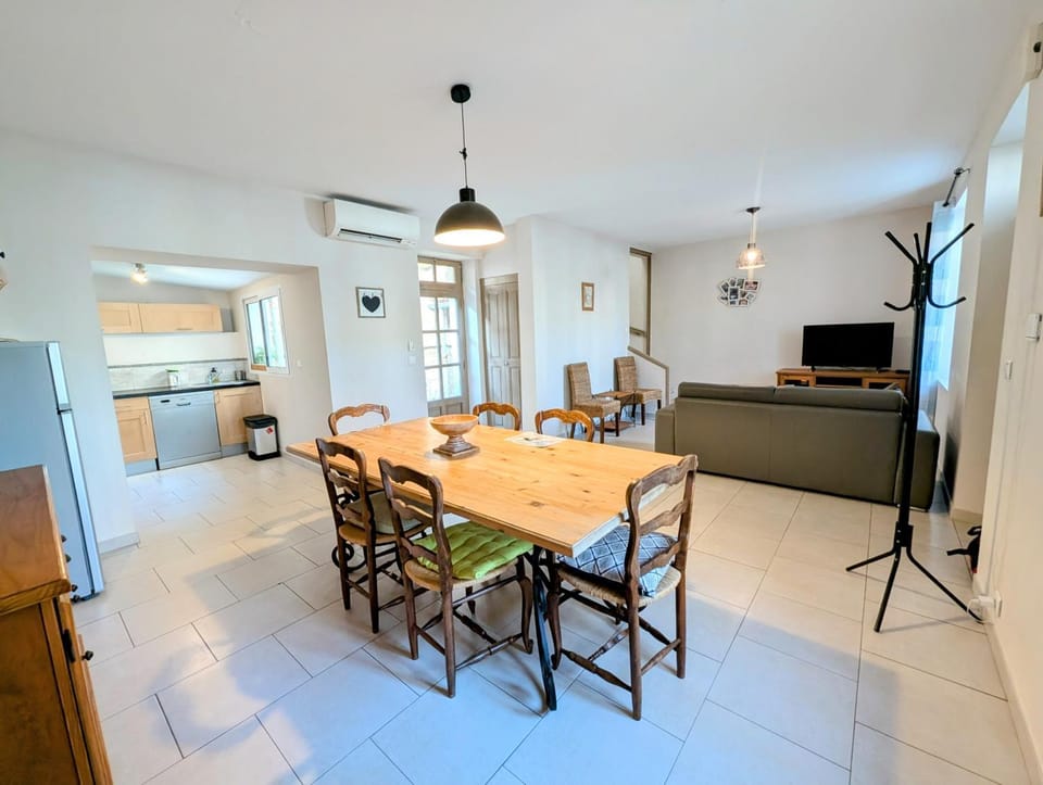 Felibrige - Clim - Cour House in Arles