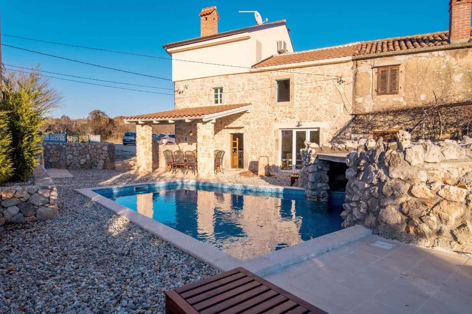 Property building, Summer, Swimming pool