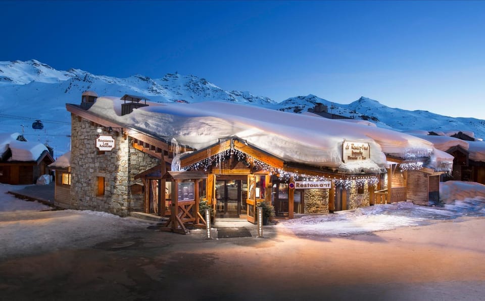 Property building, Restaurant/places to eat, Winter