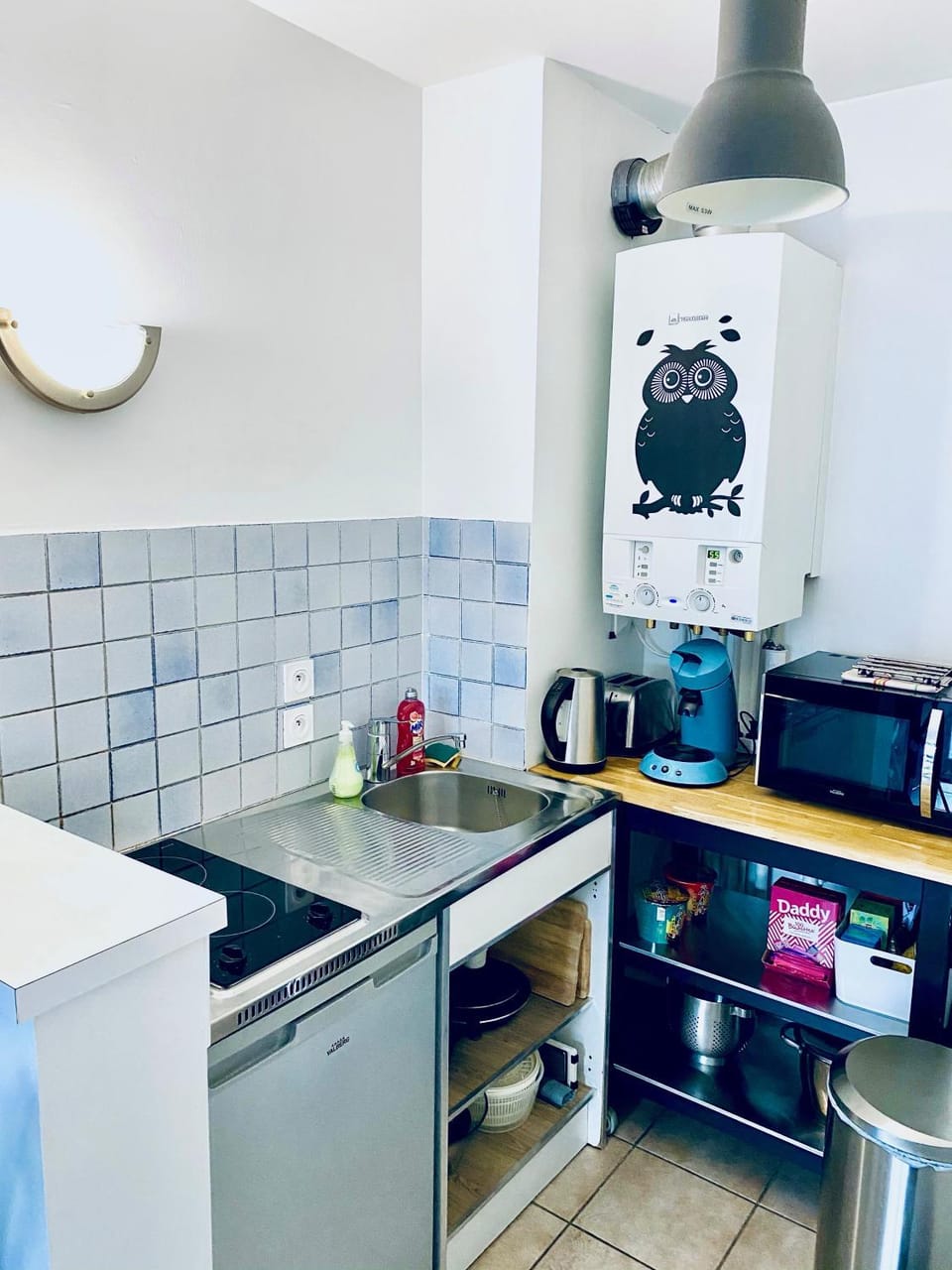 Kitchen or kitchenette