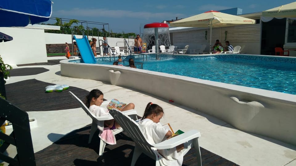 Balcony/Terrace, Swimming pool