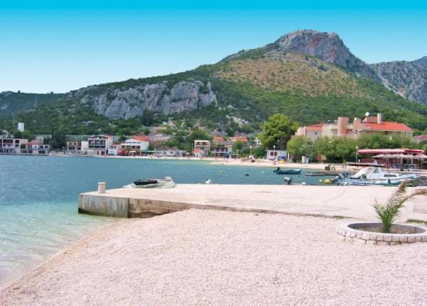 Neighbourhood, Beach