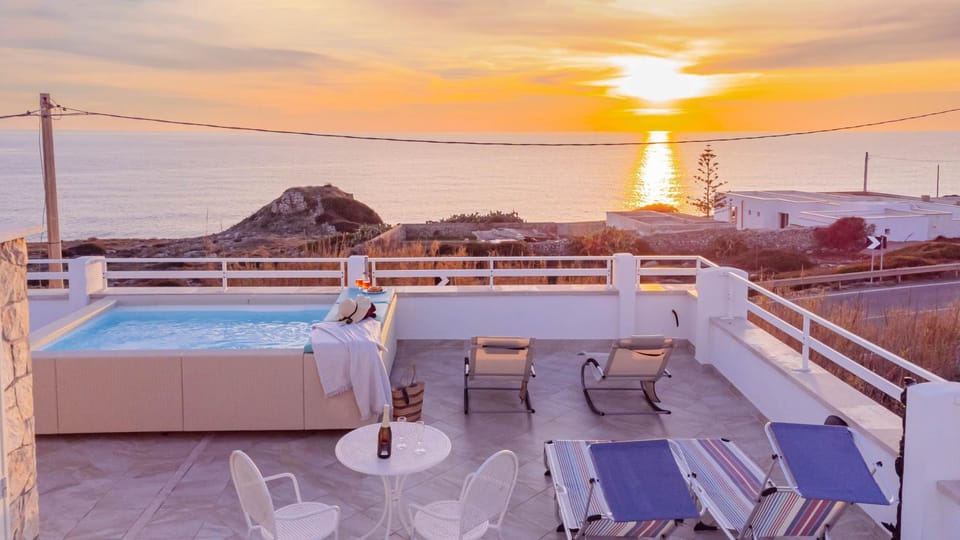 Balcony/Terrace, Pool view, Sea view, Swimming pool