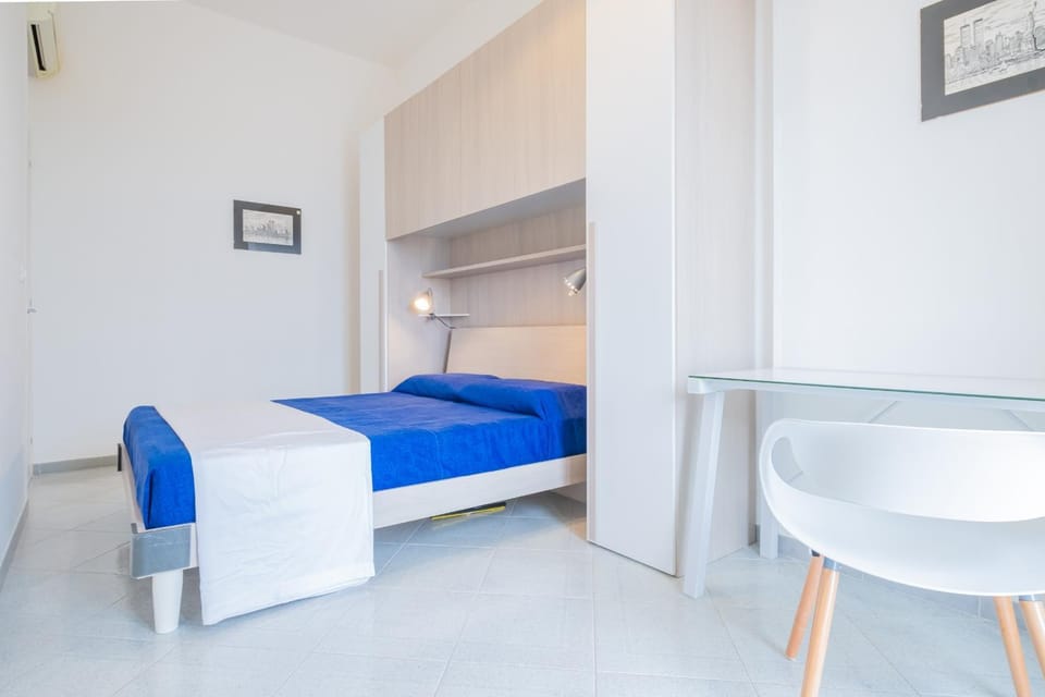 Bed, Living room, Photo of the whole room, Bedroom