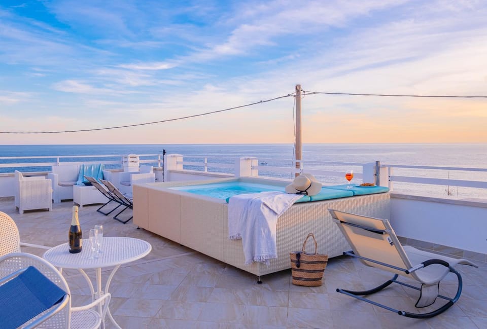 Balcony/Terrace, Seating area, Sea view