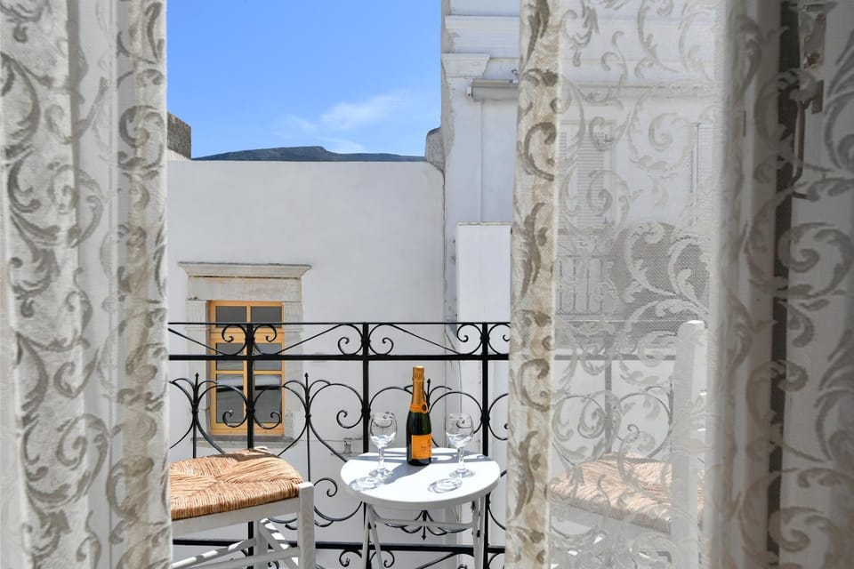 16thCentury Apartment in Paros