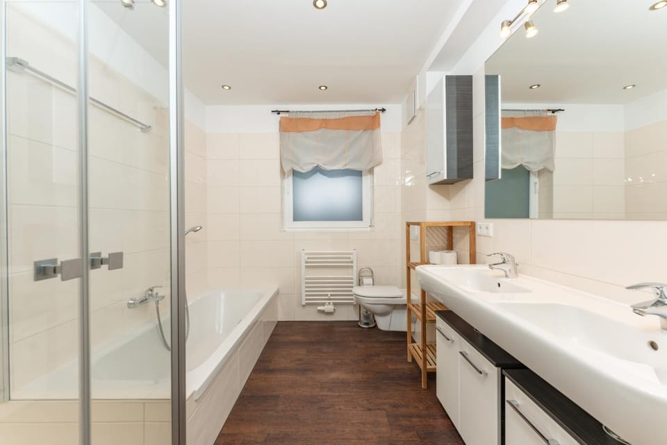 Bathroom, Bath