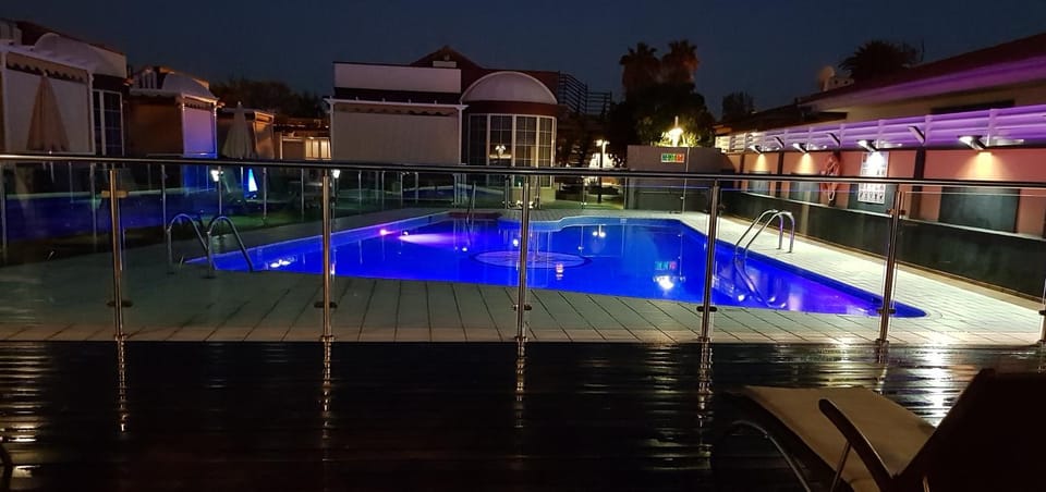 Night, Swimming pool