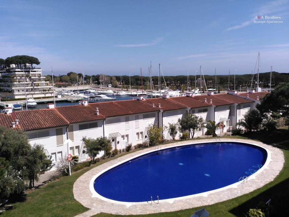 Pool view, Swimming pool