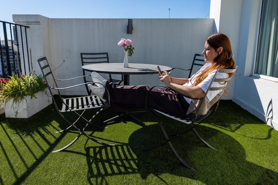 People, View (from property/room), Balcony/Terrace