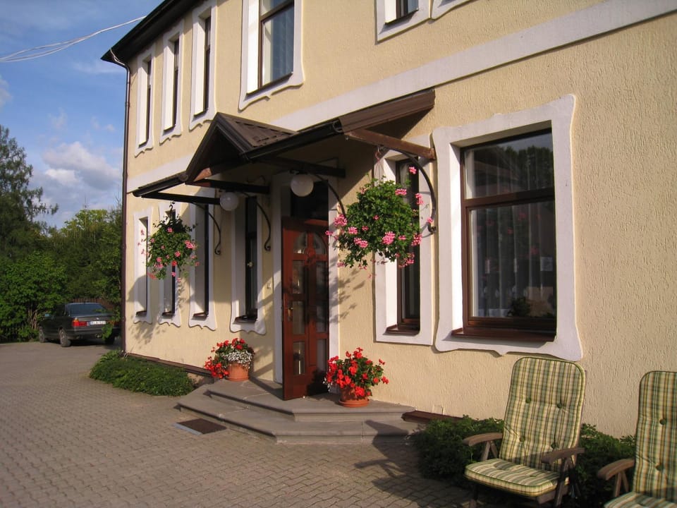 Facade/entrance
