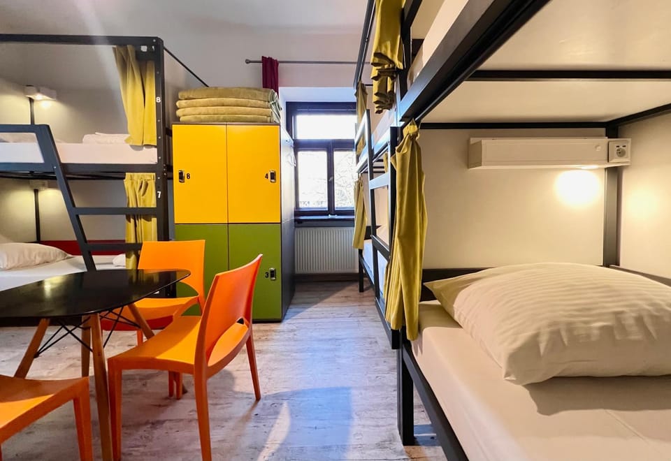 Bed, bunk bed, locker