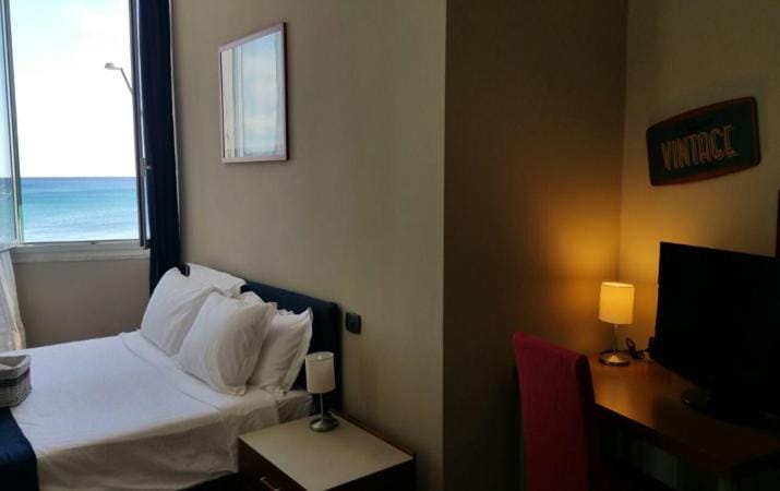Restaurant/places to eat, Balcony/Terrace, Food and drinks, Communal kitchen, Pets, Sea view