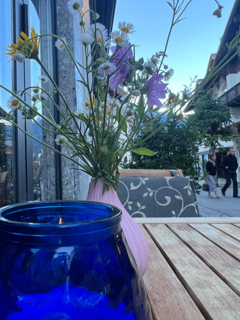 Property building, Restaurant/places to eat