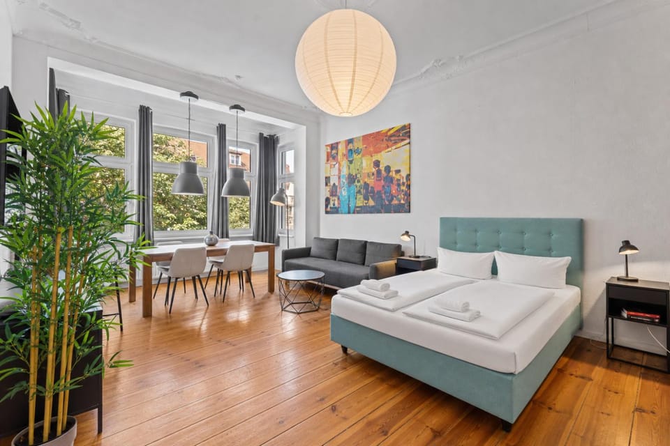 Bed, Living room, Photo of the whole room, Dining area, Bedroom
