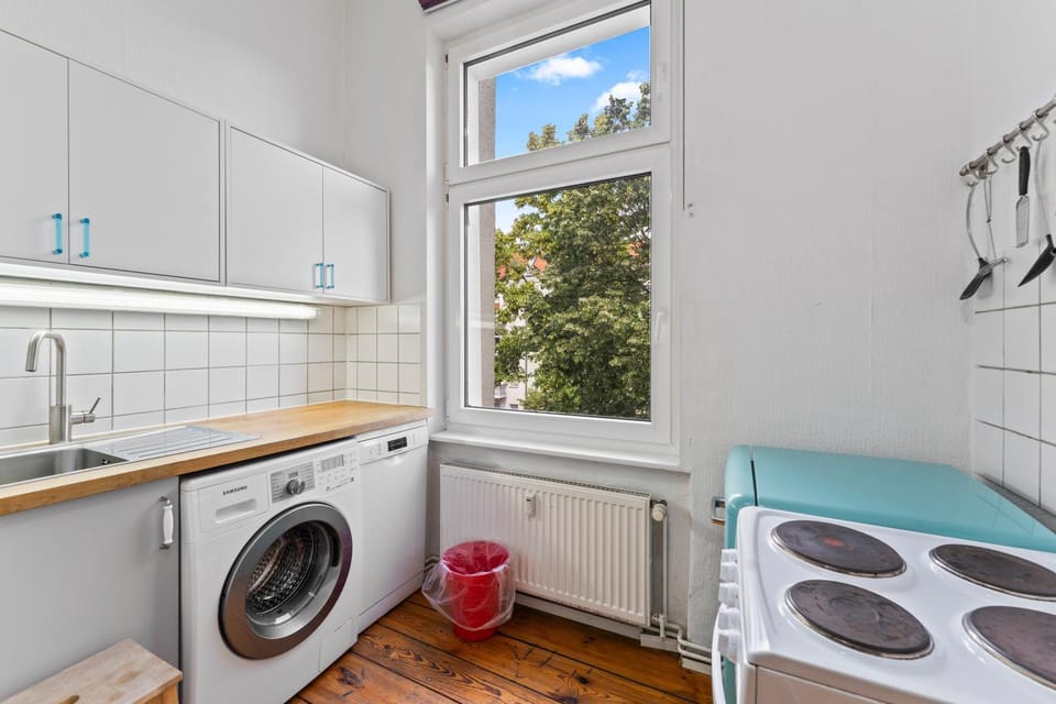 Kitchen or kitchenette, dishwasher, washing machine