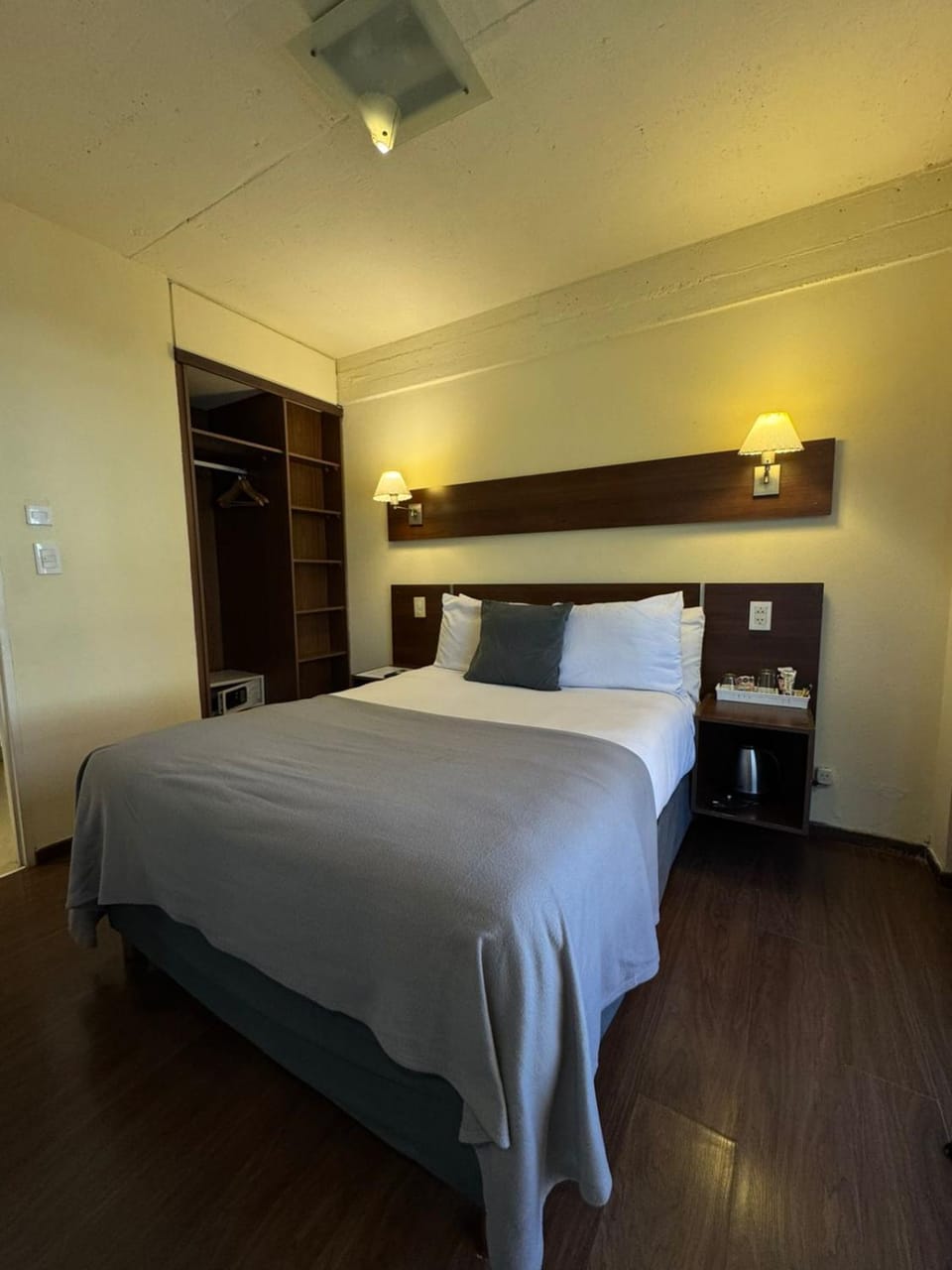 Bed, Photo of the whole room, Bedroom, wardrobe