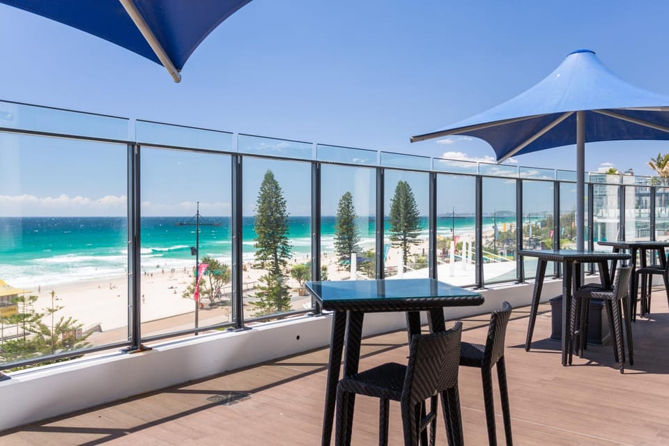 Restaurant/places to eat, Lounge or bar