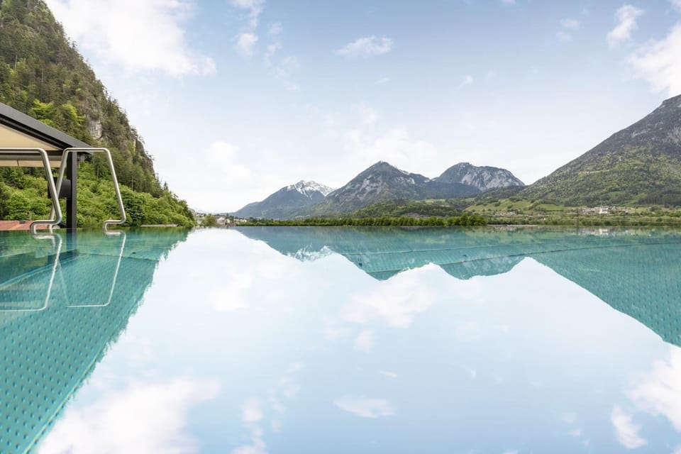 Nearby landmark, Day, Natural landscape, Summer, Spa and wellness centre/facilities, Mountain view, Pool view, Swimming pool