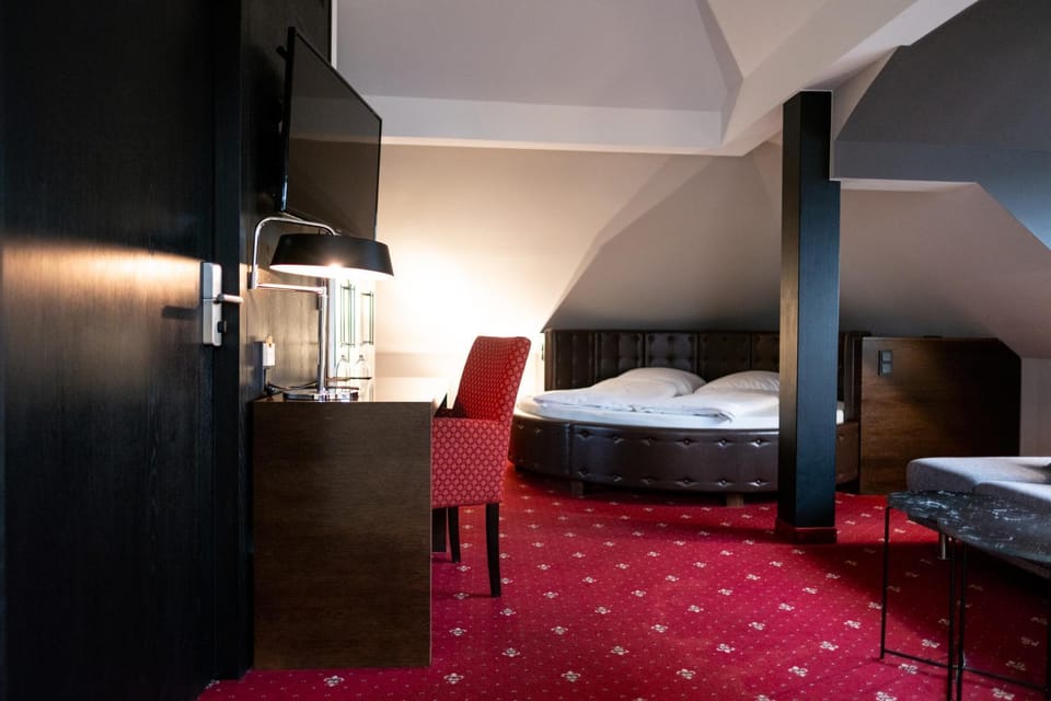 Bed, Photo of the whole room