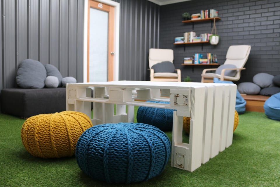 Living room, Seating area