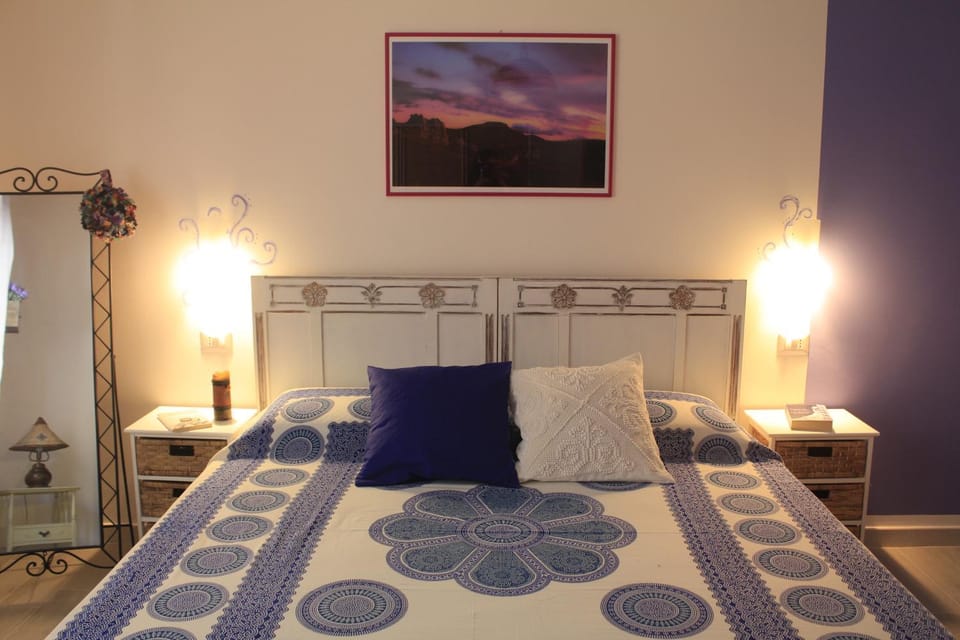 Bed, Other, Photo of the whole room, Decorative detail