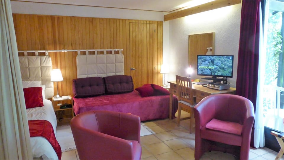Garden Studio Chantilly Apartment in Chantilly
